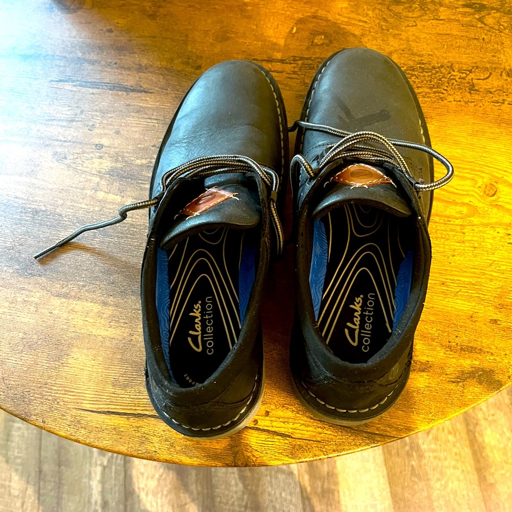 Men’s shoes size 8/12.  Clarks Eastford Low.  Black
